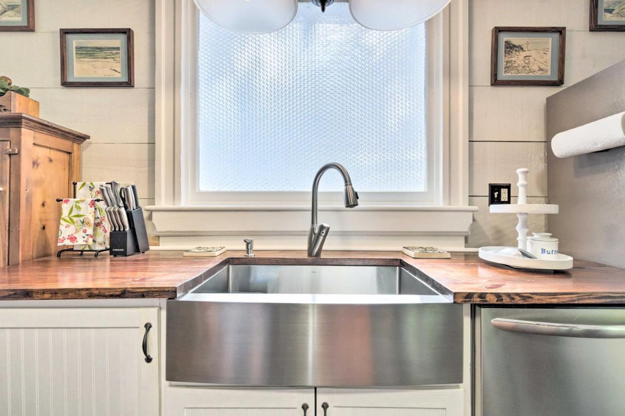 Historic Biloxi Bay Cottage With Beautiful View Ocean Springs Extérieur photo